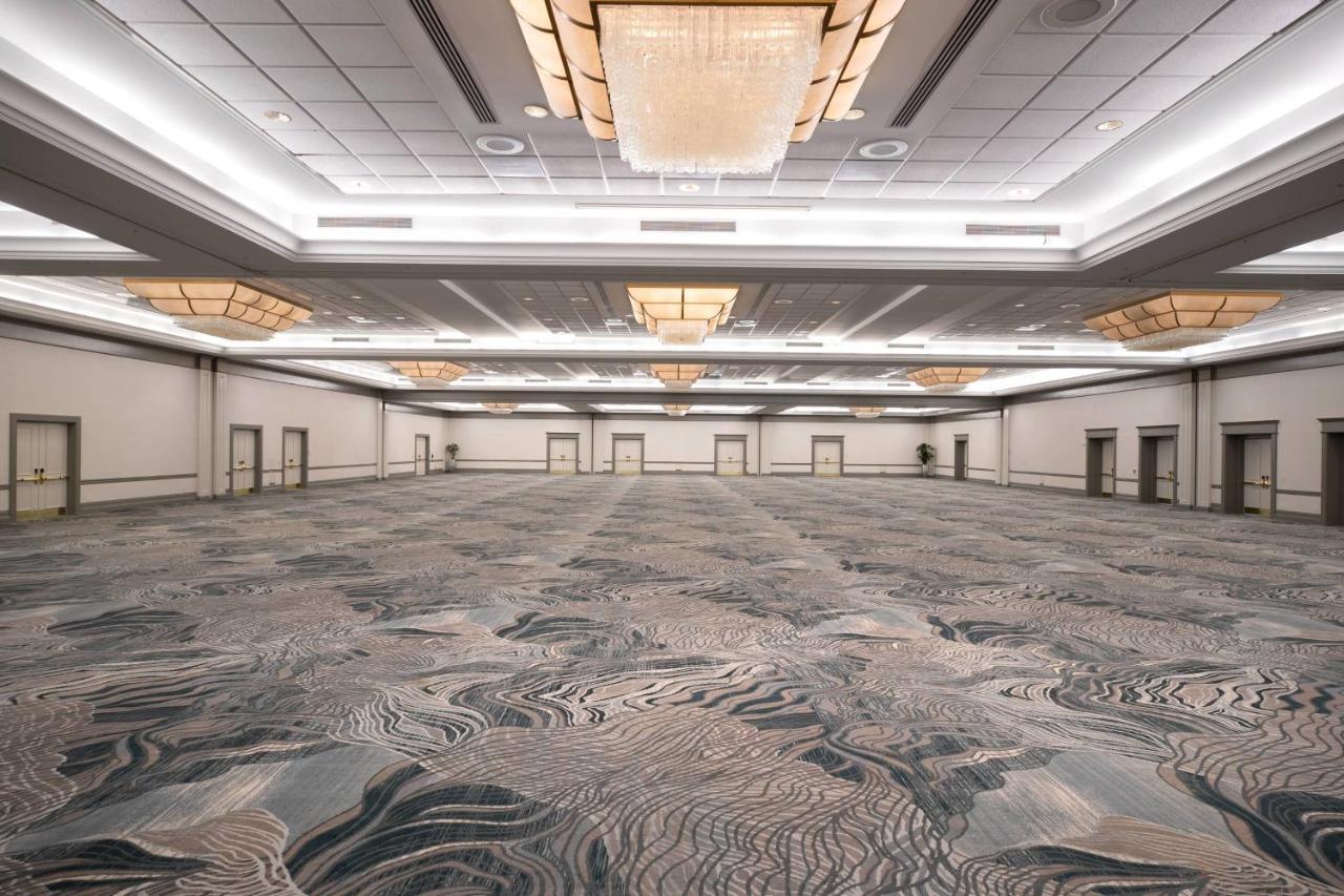 Отель Marriott St. Louis Grand Экстерьер фото