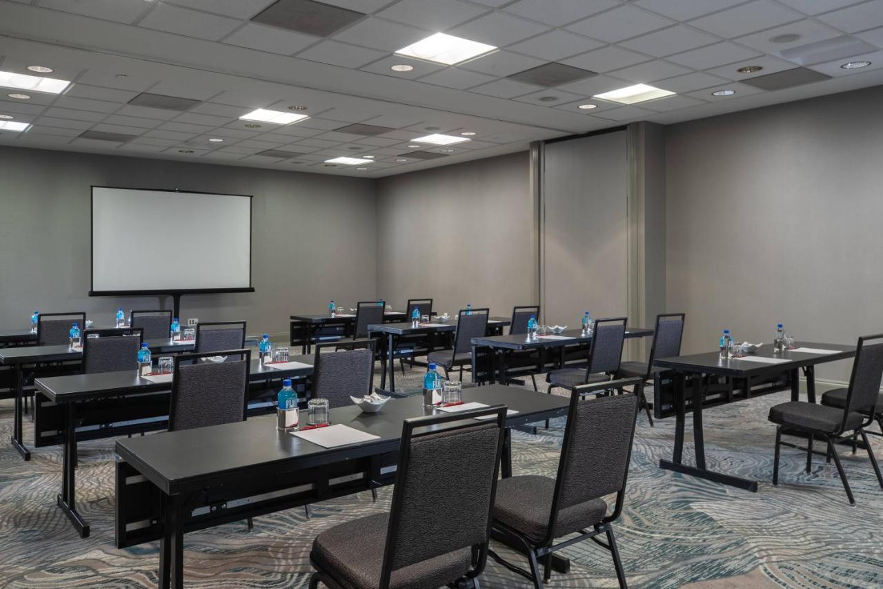 Отель Marriott St. Louis Grand Экстерьер фото