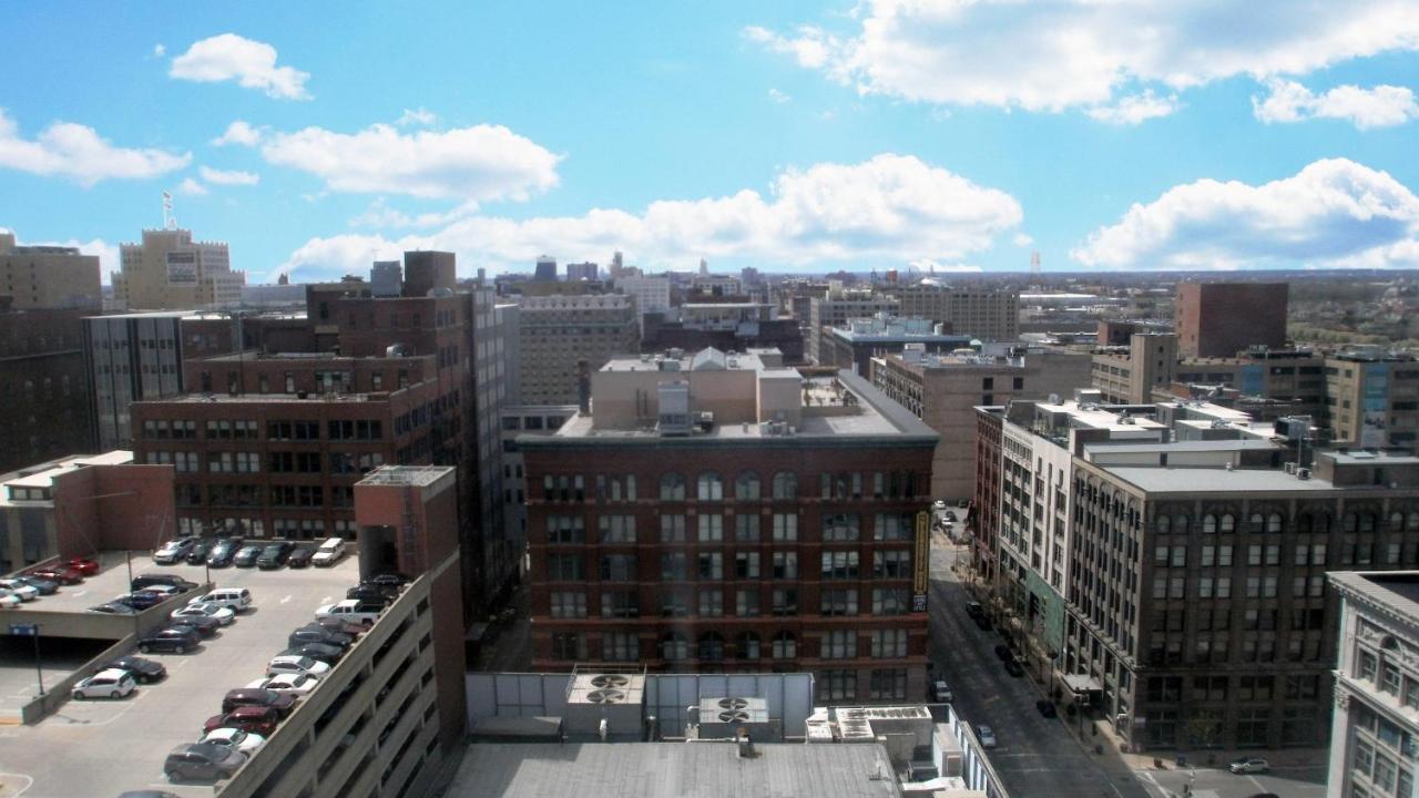 Отель Marriott St. Louis Grand Экстерьер фото