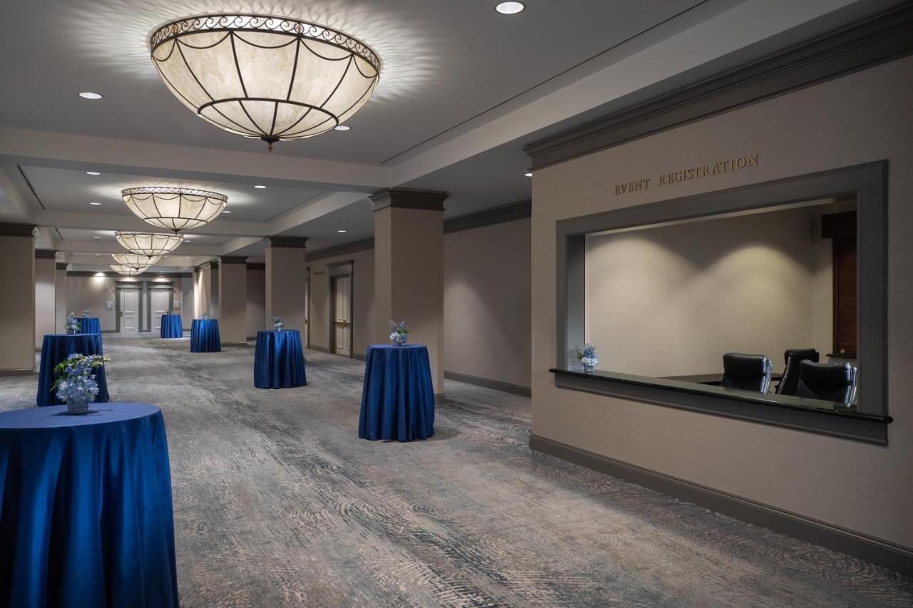 Отель Marriott St. Louis Grand Экстерьер фото